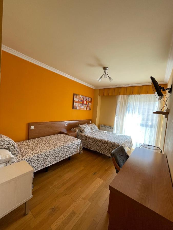 Hostal Santiago 2 Burgo Buitenkant foto