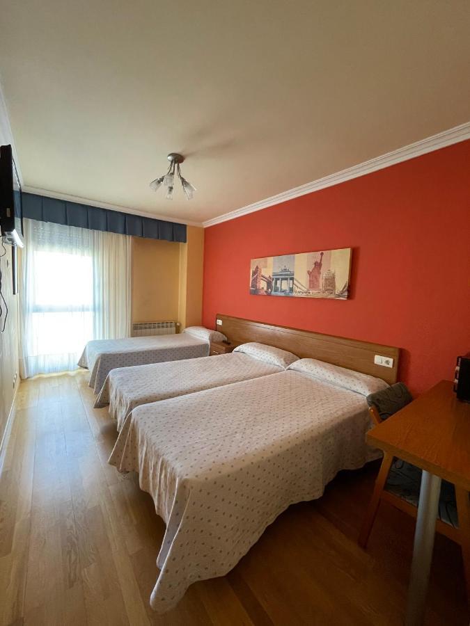 Hostal Santiago 2 Burgo Buitenkant foto