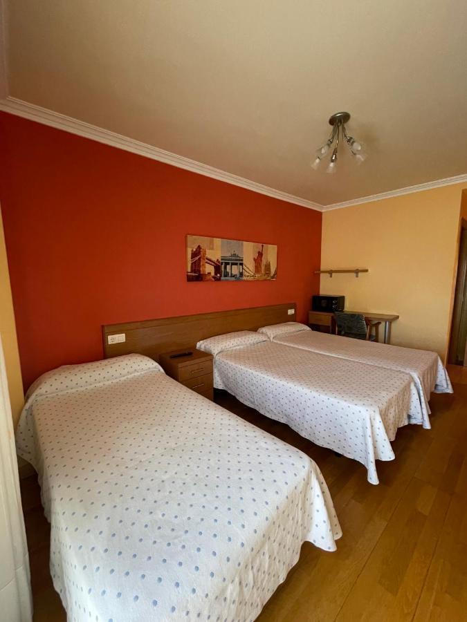Hostal Santiago 2 Burgo Buitenkant foto