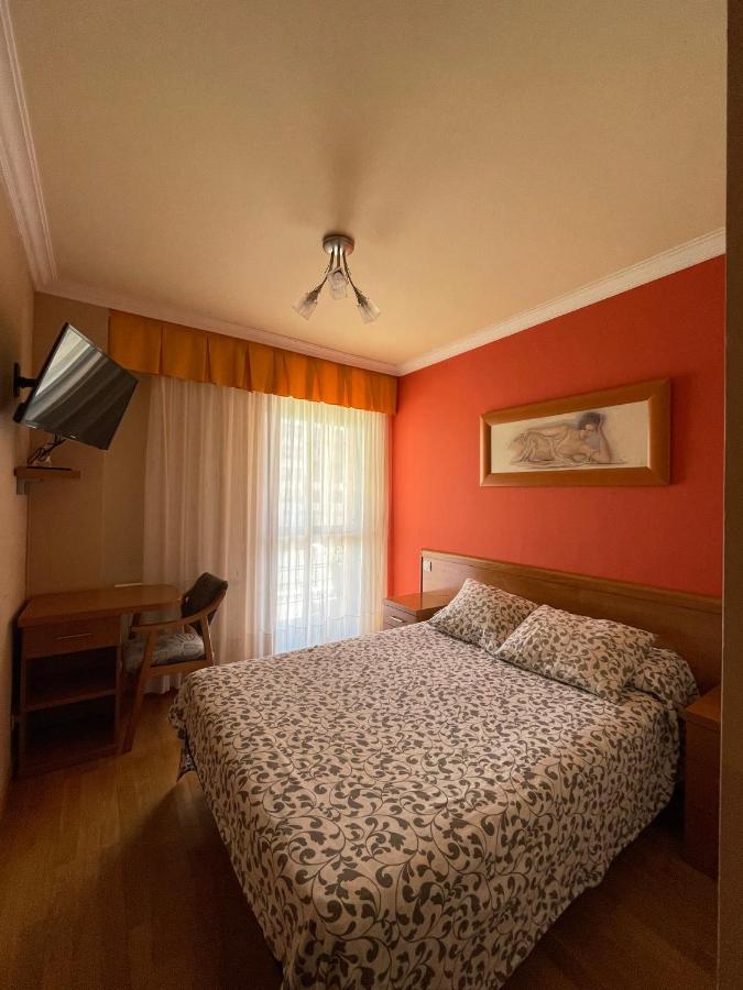 Hostal Santiago 2 Burgo Buitenkant foto