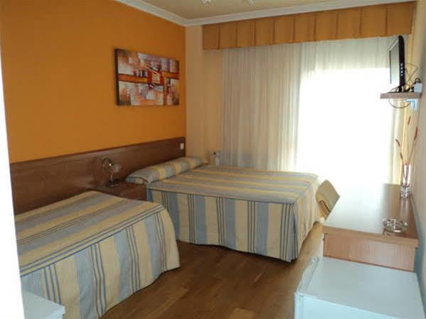 Hostal Santiago 2 Burgo Buitenkant foto