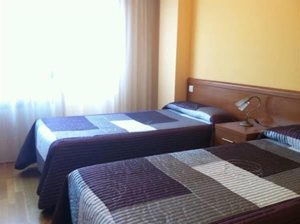 Hostal Santiago 2 Burgo Buitenkant foto